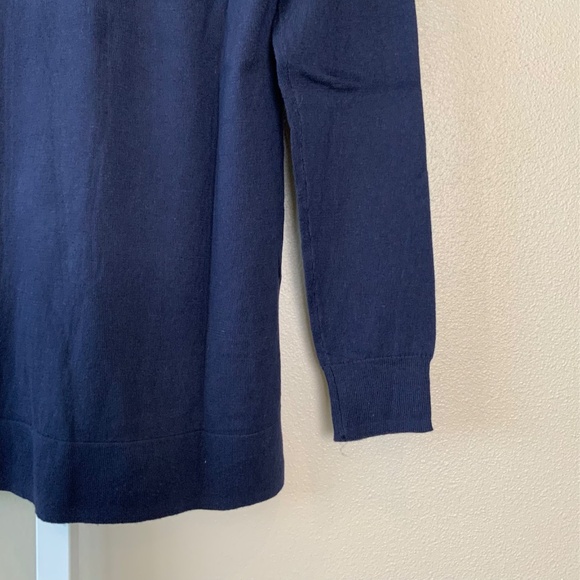 GAP Luxelight Perfect V-neck Sweater - Picture 16 of 16